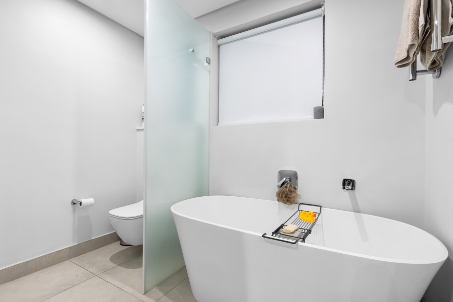 2 Bedroom Property for Sale in Sea Point Western Cape